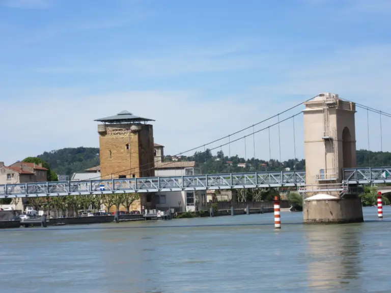 Vienne Cruise Port Guide: Things to Do & Practical Tips