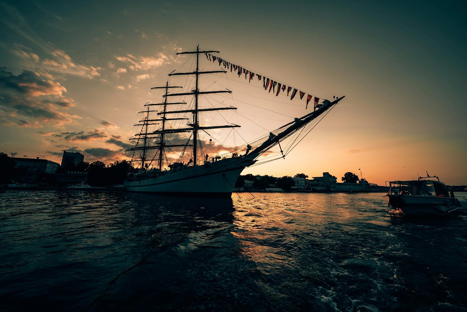 How to Spend a Shore Day in Sevastopol: Real Transport Costs, Top Sights & Honest Planning Advice