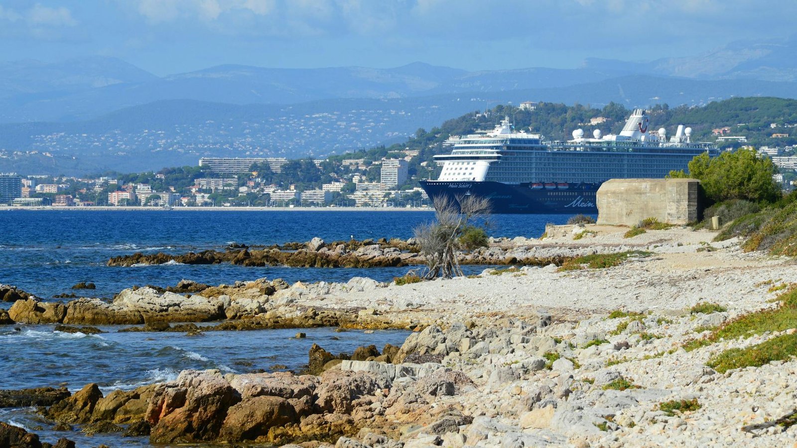Sun-Warmed Stone and Sea Salt: Arriving in Antibes, France