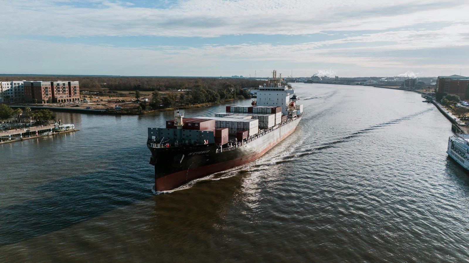 How to Spend a Shore Day in Savannah: Squares, Seafood, and Southern Gothic Charm