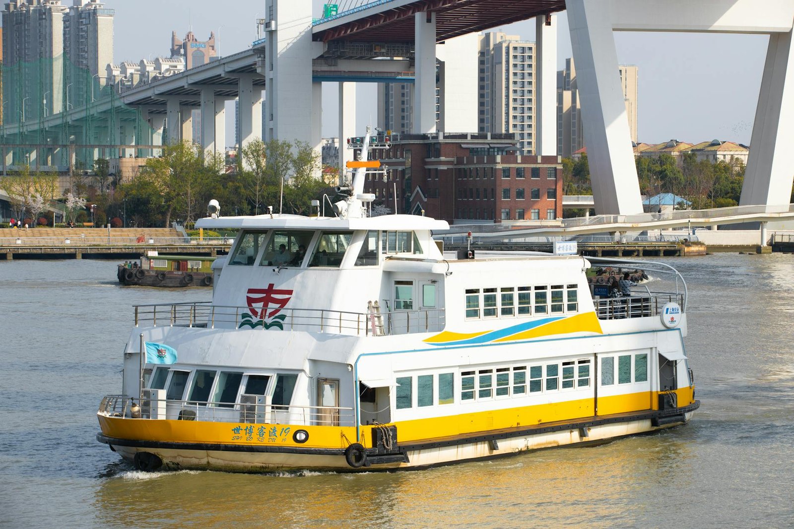 How to Make Every Minute Count at Shibaozhai on the Yangtze River