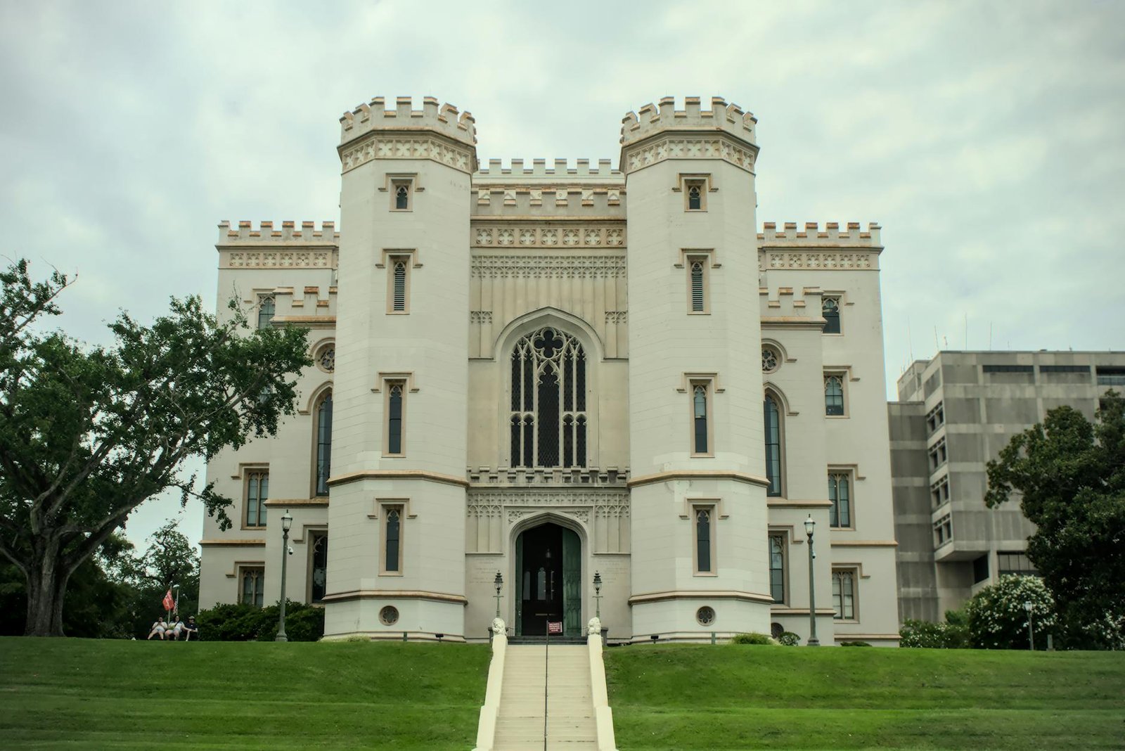 Baton Rouge: Louisiana’s Capitol, Bayous & Boudin