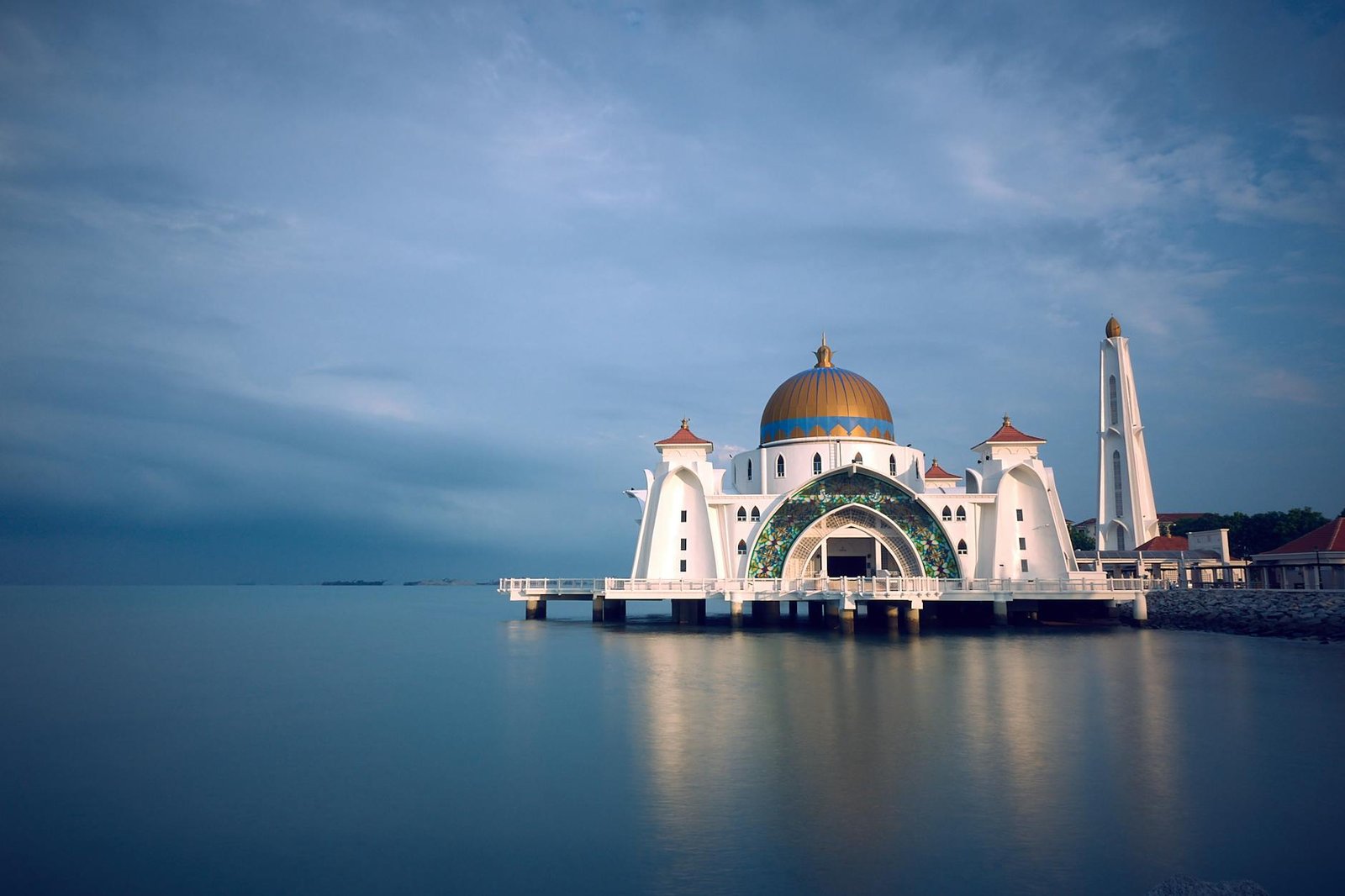 Where Five Centuries of Spice Routes Still Perfume the Air: Arriving in Malacca by Ship