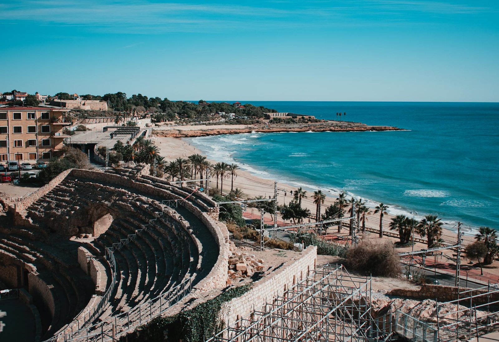 From Roman Ruins to Seafood Feasts: Making Every Hour Count in Tarragona