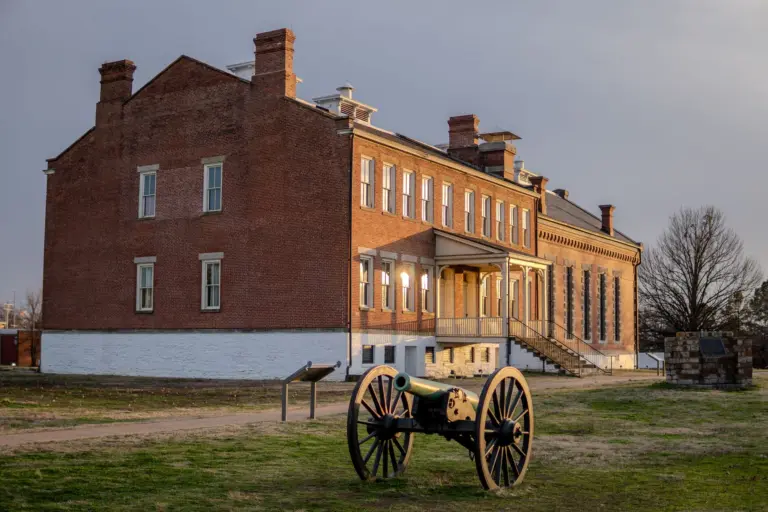 Fort Smith Cruise Port Guide: Getting Around & What to Do