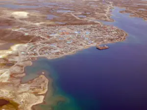 Cambridge Bay Cruise Port Guide: What to Expect, Logistics & Tips