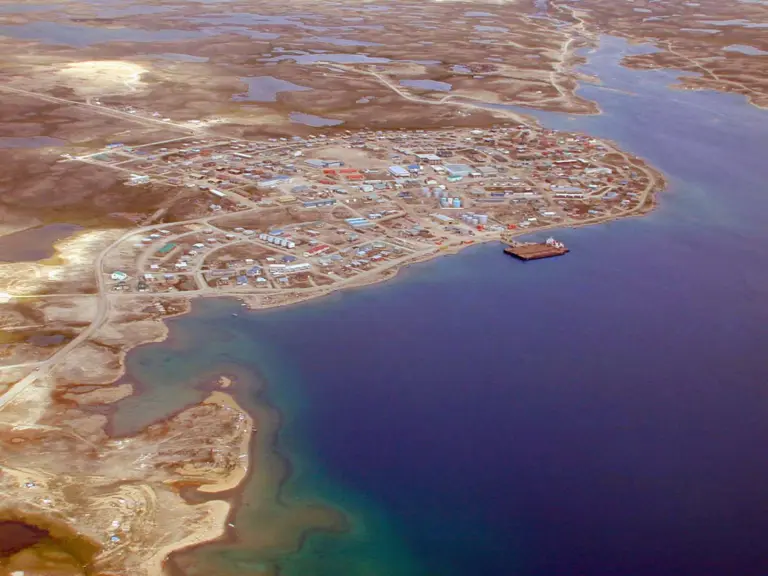 Cambridge Bay Cruise Port Guide: What to Expect, Logistics & Tips