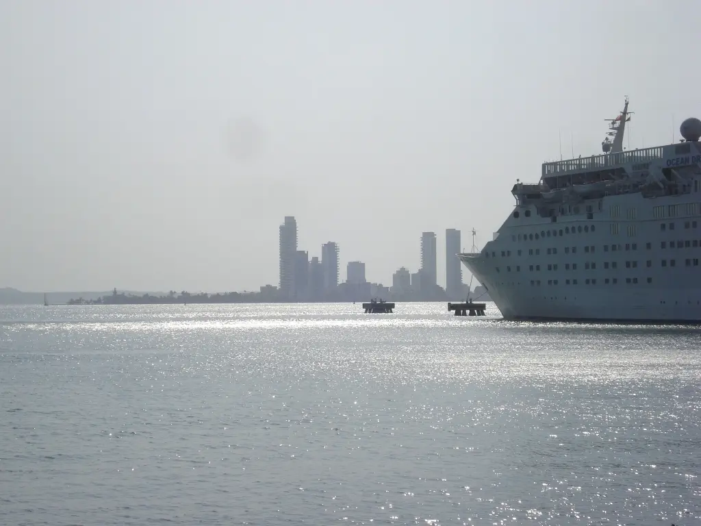 Calamar cruise port